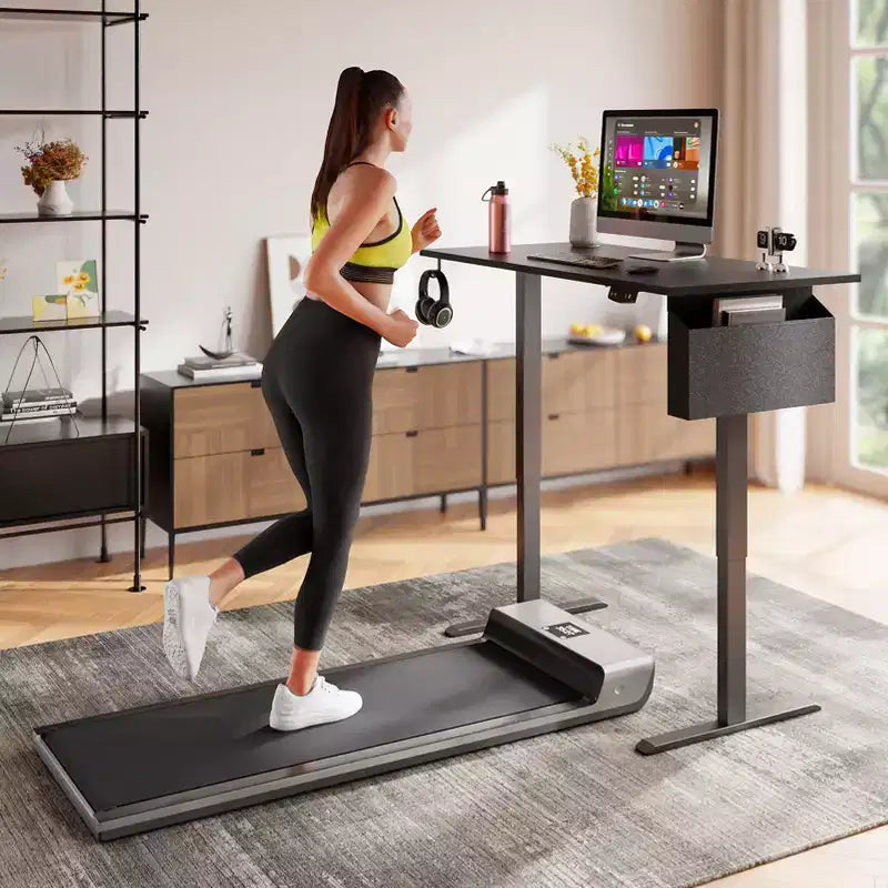 Scrivania elettrica regolabile in altezza Sit-to-Stand con borsa portaoggetti, preimpostazioni di memoria, postazione di lavoro ergonomica per ufficio a casa, 122 cm, nera
